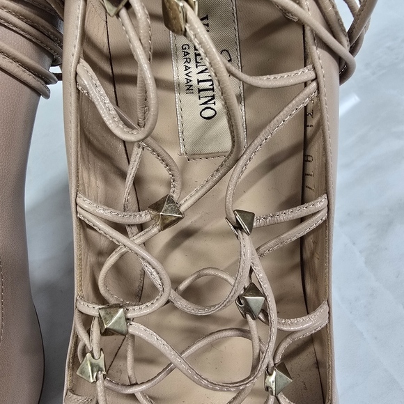 Valentino Garavani Lace Up Heels - Picture 3 of 9